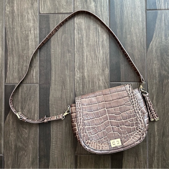 Brahmin Sonny Crocodile Croc Embossed Leather Crossbody Purse in Brown Tan - Picture 1 of 9